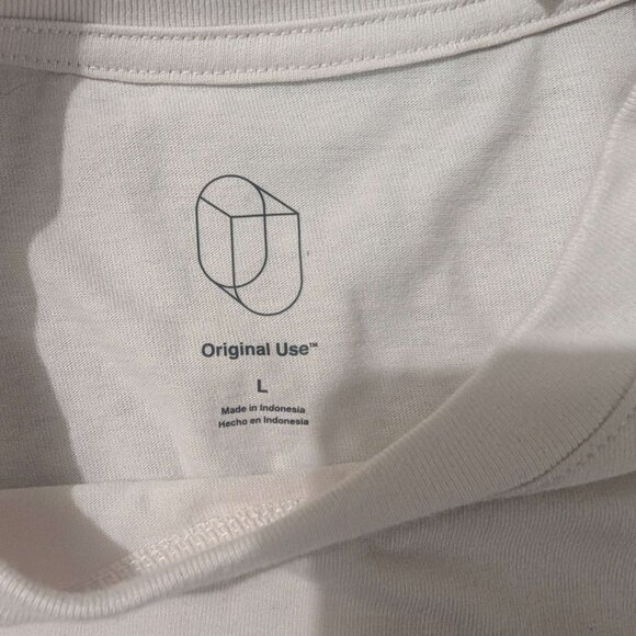 White Long Sleeve Shirt. NWT. Size Large. Western Logo. - Picture 3 of 4